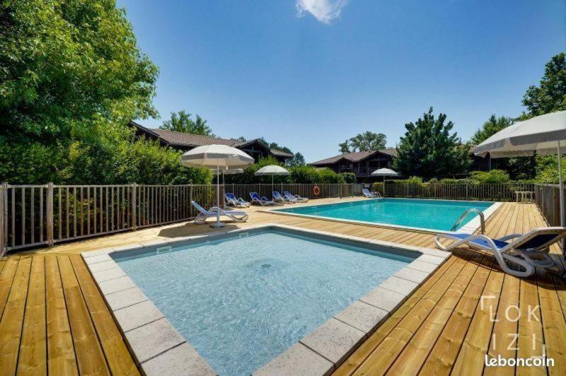 Bel Appartement Cosy Dans Residence Avec Piscine 5 Minutes Plage Messanges  Eksteriør bilde